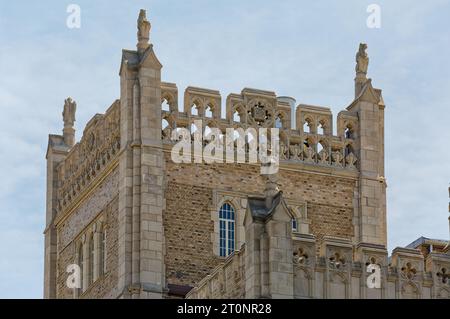 Landmark A. Philip Randolph Campus High School, erbaut 1926 als New York Training School für Lehrer und entworfen von William H. Gompert. Stockfoto