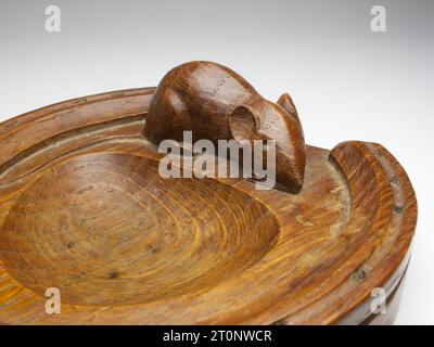 Robert 'Mouseman' Thompson Eiche Hufeisen Aschenbecher. Stockfoto