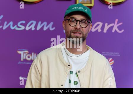 Köln, Deutschland. Oktober 2023. Der Sprecher Mark Forster kommt zur Premiere des Films „Trolls – Strong Together“. Quelle: Henning Kaiser/dpa/Alamy Live News Stockfoto