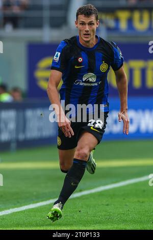 Benjamin Pavard vom FC Internazionale wurde 2023/24 im Giuseppe Meazza Stadion in der Serie A zwischen dem FC Internazionale und Bologna FC in Aktion gesehen. Endpunktzahl: Inter 2:2 Bologna. Stockfoto