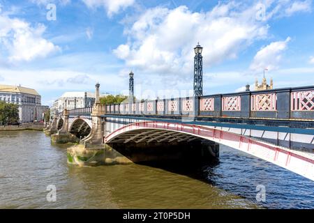 Lambeth Bridge über die Themse, South Bank, London Borough of Lambeth, Greater London, England, Vereinigtes Königreich Stockfoto