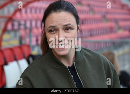 London, Großbritannien. Oktober 2023. Lauren Smith Manager von Bristol City während des FA Women's Super League Fußballspiels zwischen Tottenham Hotspur Women und Bristol City Women an der Brisbane Road in London, Großbritannien, am 8. Oktober 2023. Quelle: Action Foto Sport/Alamy Live News Stockfoto