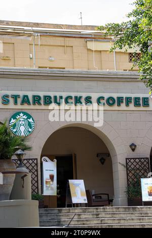 Starbucks Coffee Shop Ladenkette Eingang und Schild in Rhodos City, Griechenland Stockfoto