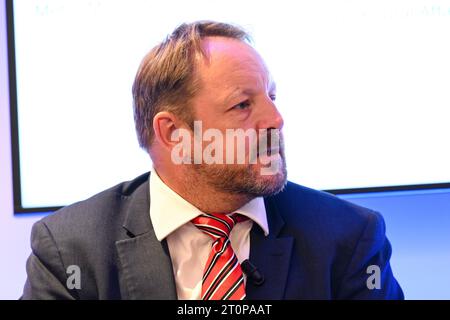 London, Großbritannien. 8. Oktober 2023. Toby Perkins Parlamentsabgeordneter spricht auf der Konferenz der Labour Party in Liverpool zum „Rail Interview“. Das Foto sollte lauten: Matt Crossick/Empics/Alamy Live News Stockfoto