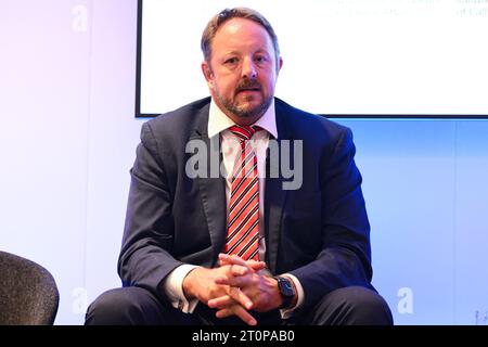 London, Großbritannien. 8. Oktober 2023. Toby Perkins Parlamentsabgeordneter spricht auf der Konferenz der Labour Party in Liverpool zum „Rail Interview“. Das Foto sollte lauten: Matt Crossick/Empics/Alamy Live News Stockfoto