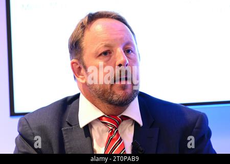 London, Großbritannien. 8. Oktober 2023. Toby Perkins Parlamentsabgeordneter spricht auf der Konferenz der Labour Party in Liverpool zum „Rail Interview“. Das Foto sollte lauten: Matt Crossick/Empics/Alamy Live News Stockfoto
