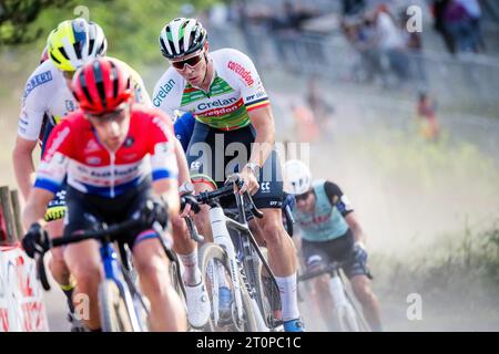 Beringen, Belgien. Oktober 2023. Belgischer Laurens Sweeck in Aktion während des Männer-Elite-Rennens des Cyclocross-Rennens „Cross Beringen“, Sonntag, den 08. Oktober 2023 in Beringen, Rennen 1/7 des Exact Cross-Wettbewerbs. BELGA FOTO JASPER JACOBS Credit: Belga News Agency/Alamy Live News Stockfoto