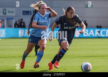 Manchester, Großbritannien. Oktober 2023. Manchester, England, 8. Oktober 2023: Fran Kirby (14 Chelsea) am Ball während des Spiels der Barclays FA Womens Super League zwischen Manchester City und Chelsea im Joie Stadium in Manchester, England (Natalie Mincher/SPP) Credit: SPP Sport Press Photo. /Alamy Live News Stockfoto