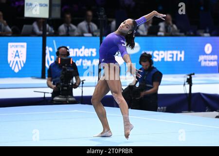 Antwerpen, Belgien. Oktober 2023. Shilese Jones (USA) Floor während der 52. Weltmeisterschaft im Kunstturnen - Apparatebrunals Tag 2, Gymnastik in Antwerpen, Belgien, 08. Oktober 2023 Credit: Independent Photo Agency/Alamy Live News Stockfoto