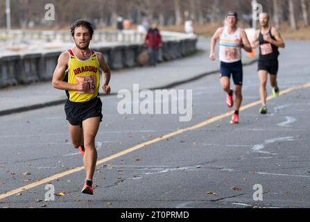 Läufer beim Royal Victoria Marathon am 8. Oktober 2023 in Victoria, British Columbia, Kanada. Stockfoto