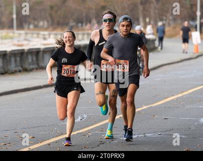 Läufer beim Royal Victoria Marathon am 8. Oktober 2023 in Victoria, British Columbia, Kanada. Stockfoto