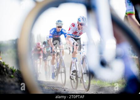 Beringen, Belgien. Oktober 2023. Der belgische Michael Vanthourenhout wurde während des Männer-Elite-Rennens des Cyclocross-Rennens „Cross Beringen“ am Sonntag, den 08. Oktober 2023 in Beringen, Rennen 1/7 des Exact Cross-Wettbewerbs, in Aktion genommen. BELGA FOTO JASPER JACOBS Credit: Belga News Agency/Alamy Live News Stockfoto