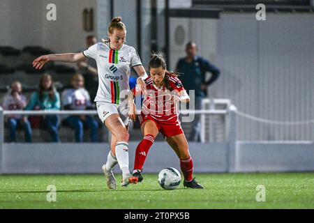 Oud Heverlee, Belgien. Oktober 2023. Nikee Van Dijk (20) von OHL und Constance Brackman (20) von Standard, dargestellt während eines Frauenfußballspiels zwischen Oud Heverlee Leuven und Standard Femina de Lüttich am 6. Spieltag der Saison 2023 - 2024 der belgischen Lotto Womens Super League, am Samstag, den 7. Oktober 2023, in Oud Heverlee, Belgien. Quelle: Sportpix/Alamy Live News Stockfoto