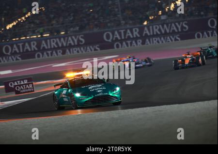 Katar, Katar. Oktober 2023. Aston Martin Safety Car, während des Formel-1-Großen Preises von Katar 2023, 17. Runde der Formel-1-Weltmeisterschaft 2023 vom 6. Bis 8. Oktober 2023 auf dem Lusail International Circuit, in Doha, Katar - Foto DPPI Credit: DPPI Media/Alamy Live News Stockfoto