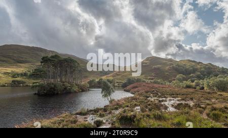 Insel Eileen na Moine am Loch Eilt, Schottland - eine winzige kleine Insel, die durch die Harry-Potter-Filme berühmt wurde. Stockfoto