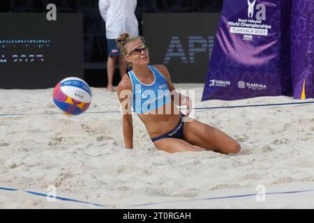 Tlaxcala, Mexiko. Oktober 2023. Oktober 2023. Tlaxcala (Mexiko); Jagoda Gruszczynska (Polen) tritt am 8. Oktober 2023 beim Spiel Polen gegen die Dominikanische Republik bei der Beachvolleyball-Weltmeisterschaft an. In Tlaxcala Mexico (Foto: Essene Hernandez/Eyepix Group) Credit: Eyepix Group/Alamy Live News Stockfoto