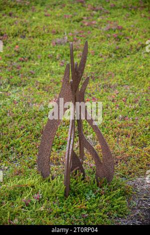 Skulptur eines Lagerfeuers in L’Anse aux Meadows in Neufundland & Labrador, Kanada Stockfoto