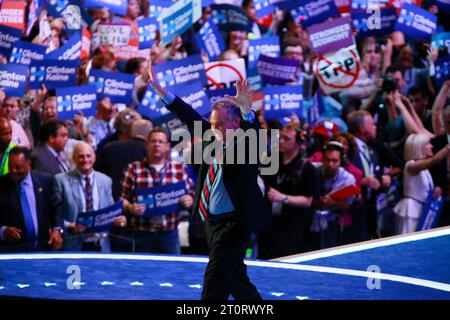 07272016: Hillary Clintons Wahl für den Vizepräsidenten Tim Kaine spricht am dritten Tag des Democratic National Convention. (Jeremy Hogan/Polaris) Stockfoto