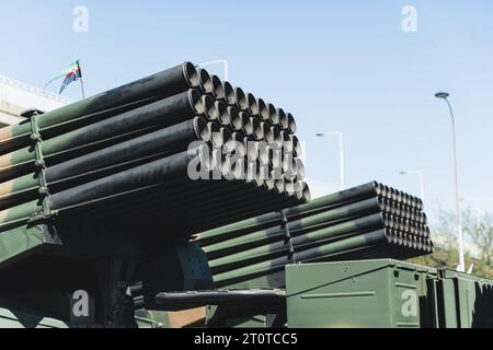 08.16.2023 Warschau, Polen. Nahaufnahme eines leichten Raketenwerfers - HIMARS - während eines militärischen Open-Air-Events. Hochwertige Fotos Stockfoto