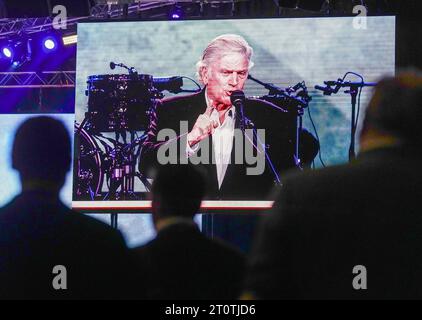 Die Missionsgesellschaft des frueheren US-Baptistenpredigers Billy Graham 1918-2018 laedt zur Evangelisationsveranstaltung Festival of Hope Festival der Hoffnung am Samstag nach Essen ein. Die Predigt in der Grugahalle hallt Grahams Sohn Franklin Foto vom 07.10.2023. Er steht an der Spitze der Billy Graham Evangelistic Association BGEA und ist auch Chef der Hilfsorganisation Samaritan s Handtasche . Mehr als 200 freikirchliche Gemeinden unterstuetzen laut BGEA das Event. Siehe epd-Meldung vom 07.10.2023 REDAKTIONELLE VERWENDUNG NUR *** die Missionsgesellschaft des ehemaligen US-Baptisten-Predigers Billy Graham 1918 Stockfoto