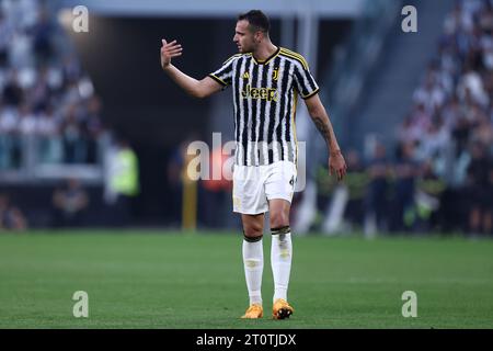 Federico Gatti vom Juventus FC Gesten während des Fußballspiels der Serie A zwischen Juventus FC und Torino FC im Allianz Stadium am 7. Oktober 2023 in Turin, Italien. Stockfoto