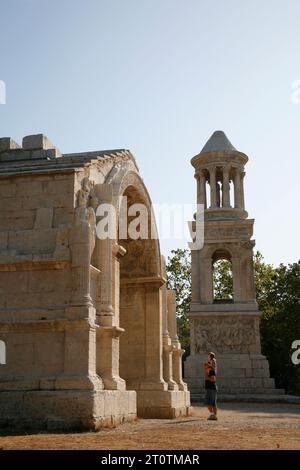 Les Antiques archäologische Stätte in der Nähe von St Remy de Provence, gegründet du Rhône, Provence, Frankreich. Stockfoto