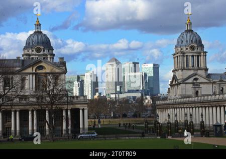 Greenwich College und Canary Wharf, Greenwich, London. Stockfoto