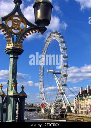 Blick über die Themse von London Eye (Millenium Wheel), Großbritannien Stockfoto