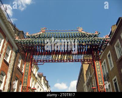 Das Tor in chinatown, London, England. Stockfoto