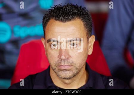 Xavi Hernandez, Cheftrainer des FC Barcelona während des Fußballspiels der spanischen Meisterschaft La Liga zwischen Granada CF und FC Barcelona am 8. Oktober 2023 im Los Carmenes Stadion in Granada, Spanien Stockfoto