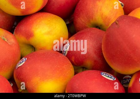 Schließen Sie Kanzi Äpfel In Diemen, Niederlande 27-5-2023 Stockfoto