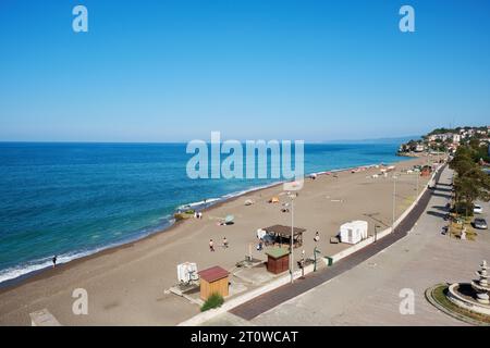 September 2023 - Akcakoca, Türkei: Küste, Strand und Meer in der Provinz Duzce, Turkiye. Stockfoto