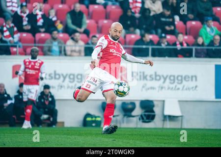 Kalmar, Schweden. Oktober 2023. Robert Gojani (23) von Kalmar FF wurde während des Allsvenskan-Spiels zwischen Kalmar FF und Malmo FF in der Guldfaageln Arena in Kalmar gesehen. (Foto: Gonzales Photo - Joe Miller). Stockfoto