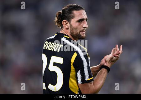 Adrien Rabiot von Juventus FC geübt während des Fußballspiels der Serie A zwischen Juventus FC und Turin FC. Stockfoto