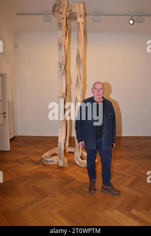 Richard Deacon, Tread, Vernissage, 2023, Galerie Ropac, Salzburg, Manfred Siebinger *** Richard Deacon, Tread, Vernissage, 2023, Galerie Ropac, Salzburg, Manfred Siebinger Stockfoto