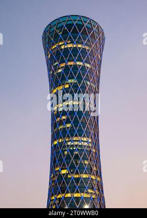 Tornado Tower, auch bekannt als QIPCO Tower, Doha, Katar Stockfoto