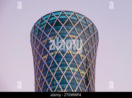 Tornado Tower, auch bekannt als QIPCO Tower, Doha, Katar Stockfoto