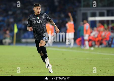 Mathias Olivera von SSC Napoli sieht sich während des Spiels der Serie A zwischen SSC Napoli und ACF Fiorentina am 08. Oktober 2023 im Stadio Maradona in Neapel an. Stockfoto