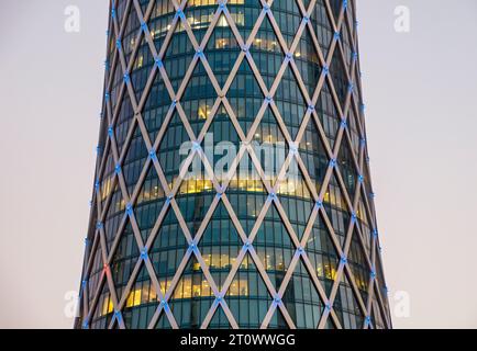 Tornado Tower, auch bekannt als QIPCO Tower, Doha, Katar Stockfoto