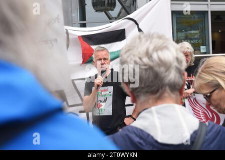 Liverpool, Großbritannien. 9. Oktober 2023. Pro-Palestine-Unterstützer vor der Konferenz der Labour Party am zweiten Tag in der Arena und im Konferenzzentrum der M&S Bank. Das Foto sollte lauten: David J. Colbran Stockfoto