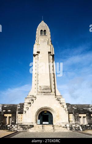 Das Douaumont Ossuary nahe dem Verdun-Schlachtfeld Stockfoto