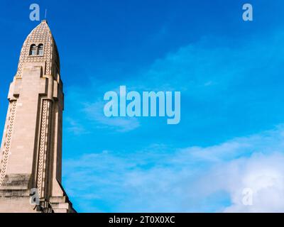 Das Douaumont Ossuary nahe dem Verdun-Schlachtfeld Stockfoto