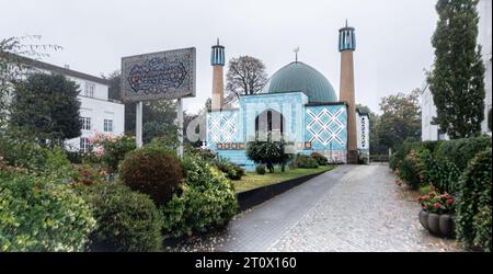 Hamburg, Deutschland. Oktober 2023. Blick auf die Blaue Moschee an der Außenalster. Nach dem Angriff der Hamas auf Israel fordert die Hamburger CDU die Schließung des Islamischen Zentrums Hamburg (IZH), das die Moschee betreibt. Quelle: Markus Scholz/dpa/Alamy Live News Stockfoto