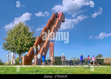 Vlooyberg-Turm / Vlooybergtoren / Treppe zum Himmel, Corten-Stahltreppe und Aussichtsturm in der Nähe von Tielt-Winge, Flämisch-Brabant, Flandern, Belgien Stockfoto