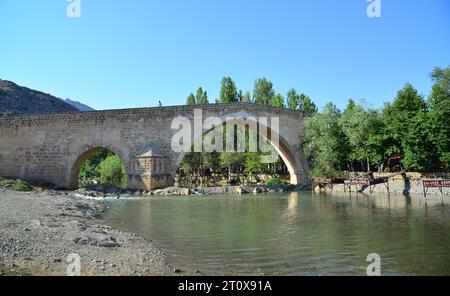 Haburman Bridge in Cermik, Diyarbakir, Türkei. Stockfoto