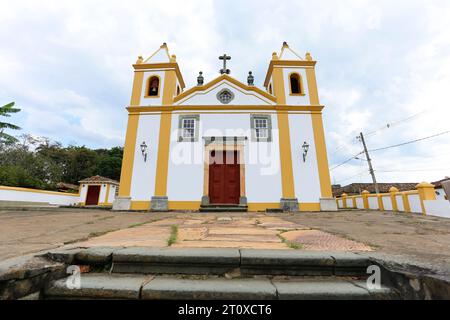 Prados, Minas Gerais, Brasilien - 8. Oktober 2023: Kirche unserer Lieben Frau von Penha im Stadtteil Bichinho, im Inneren von Minas Gerais Stockfoto