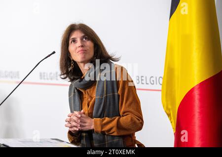 Brüssel, Belgien Oktober 2023. Staatssekretärin für Haushalt Alexia Bertrand wird während einer Pressekonferenz im Anschluss an die Verhandlungen über den Haushalt 2024 der Bundesregierung am Montag, den 09. Oktober 2023 in Brussel dargestellt. BELGA PHOTO JONAS ROOSENS Credit: Belga News Agency/Alamy Live News Stockfoto