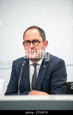 Brüssel, Belgien Oktober 2023. Justizminister Vincent Van Quickenborne wurde während einer Pressekonferenz nach den Verhandlungen über den Haushalt 2024 der Bundesregierung am Montag, den 09. Oktober 2023 in Brüssel dargestellt. BELGA PHOTO JONAS ROOSENS Credit: Belga News Agency/Alamy Live News Stockfoto