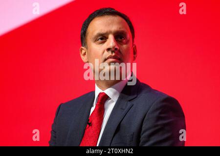 London, Großbritannien. 9. Oktober 2023. Der schottische Labour-Führer Anas Sarwar spricht während der Labour Party-Konferenz in Liverpool. Das Foto sollte lauten: Matt Crossick/Empics/Alamy Live News Stockfoto