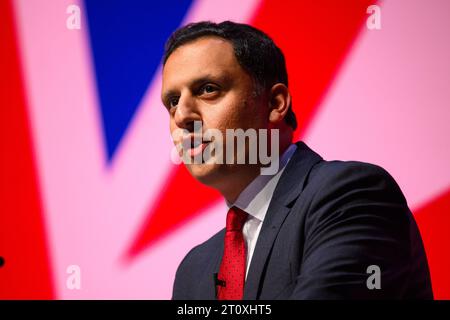 London, Großbritannien. 9. Oktober 2023. Der schottische Labour-Führer Anas Sarwar spricht während der Labour Party-Konferenz in Liverpool. Das Foto sollte lauten: Matt Crossick/Empics/Alamy Live News Stockfoto